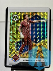 2021 Panini Mosaic FIFA Road to World Cup Reactive Gold Prizm Fernando Muslera #117